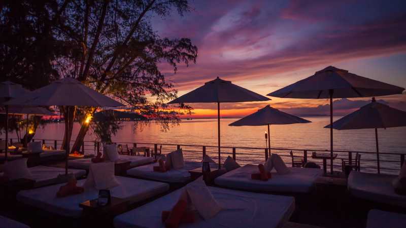 Beyond the Horizon: Western Sunsets Hit Different
