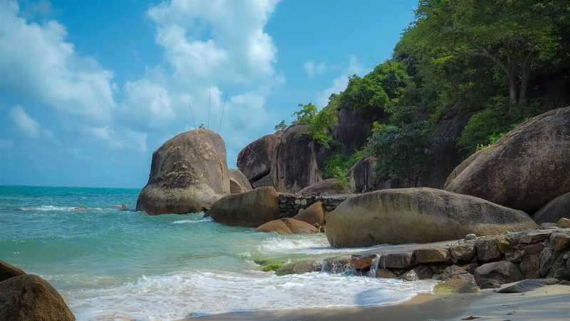 Curves by Nature: The Story Behind Samui’s Iconic Rocks