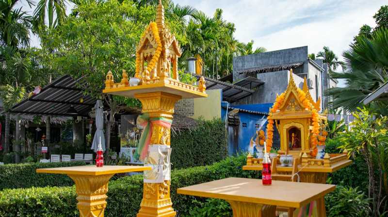 Spirit Houses of Samui: Color, Offerings & Tiny Architecture