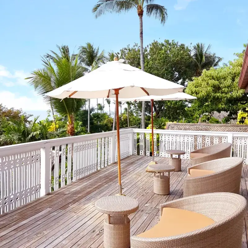 Papillon Lounge by Centara