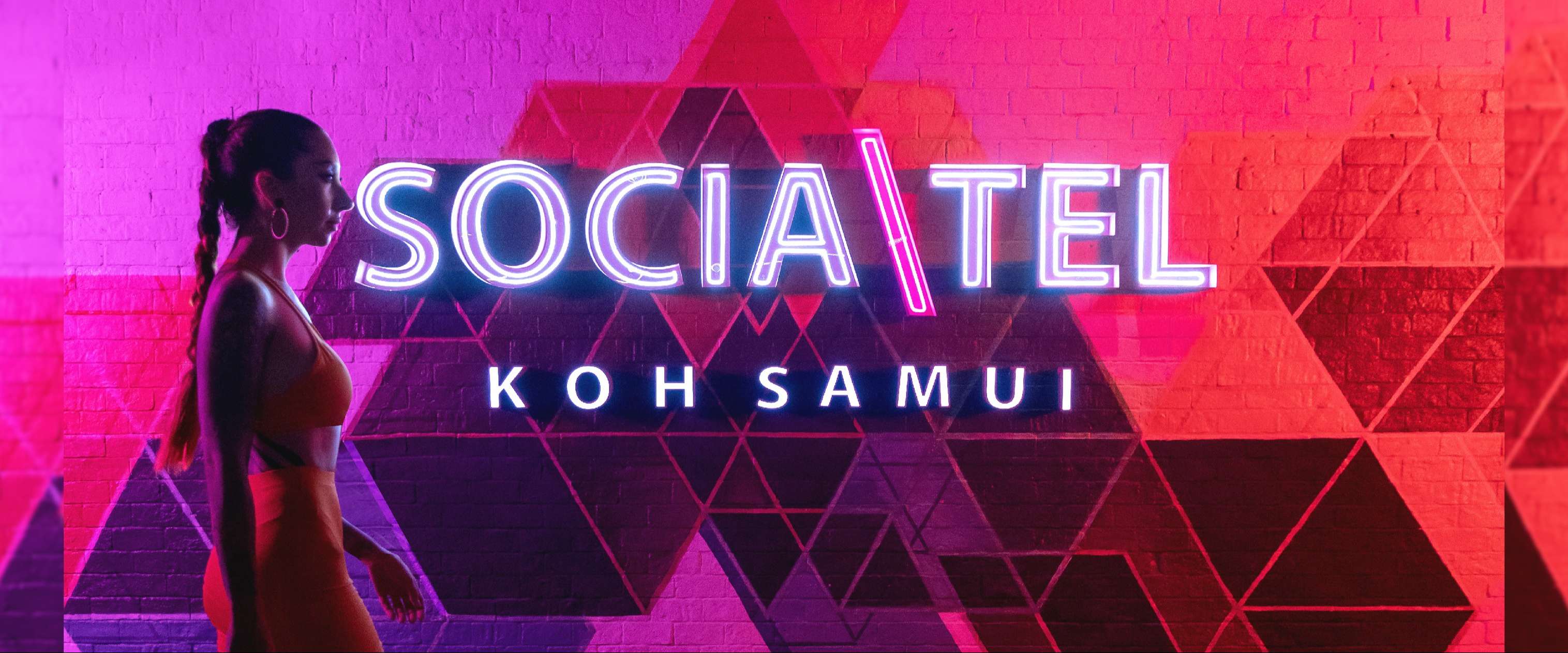 Socialtel The Powder Room