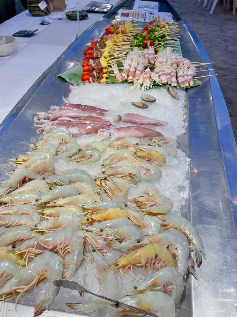 Yellow Space Beach Market