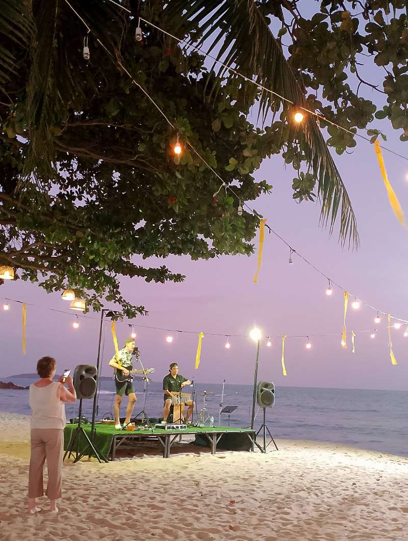 End of Year Beach Market