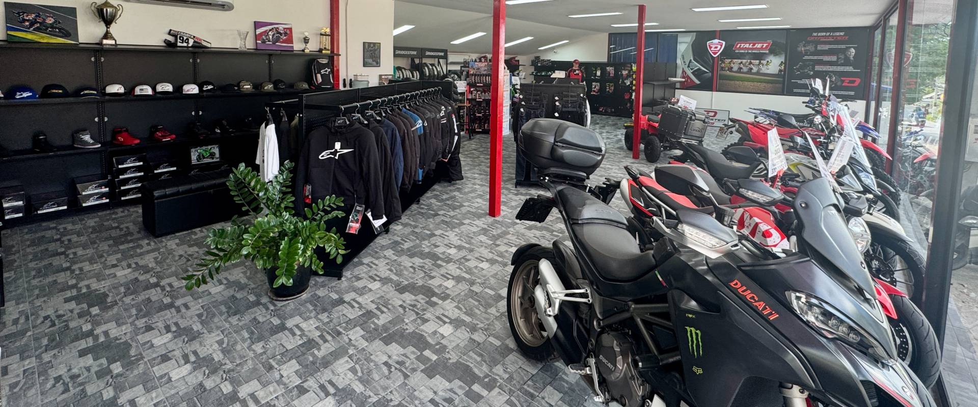 Two Wheels Paradise 