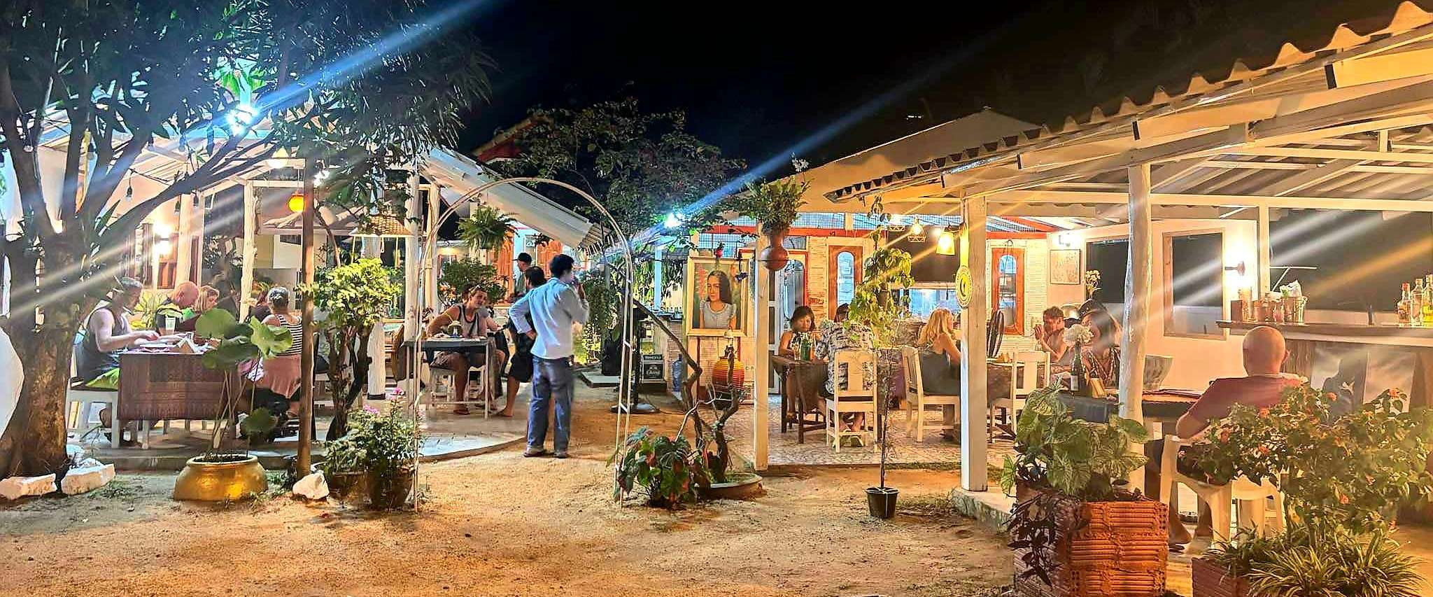 Luna Hut Garden