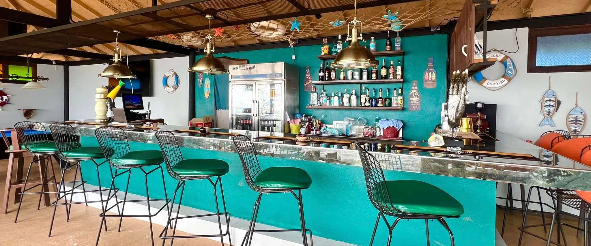 The Reef Bar & Restaurant 