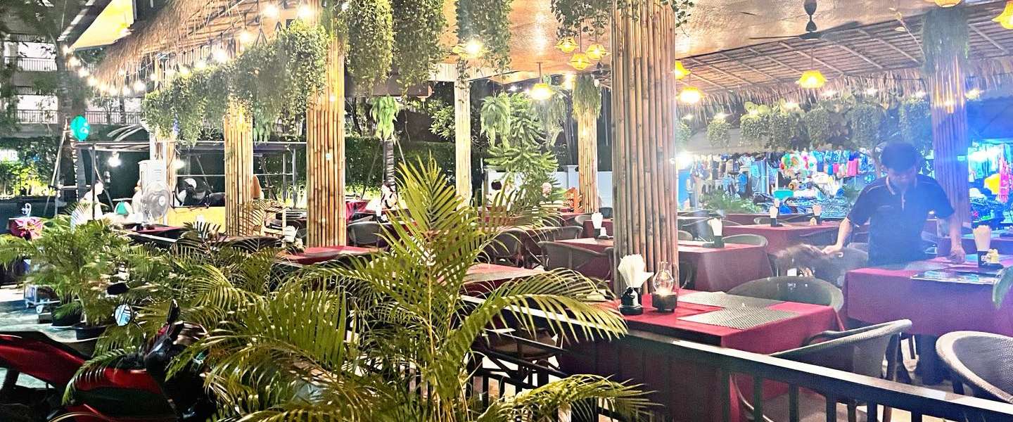 Outdoor Grill & Bar 