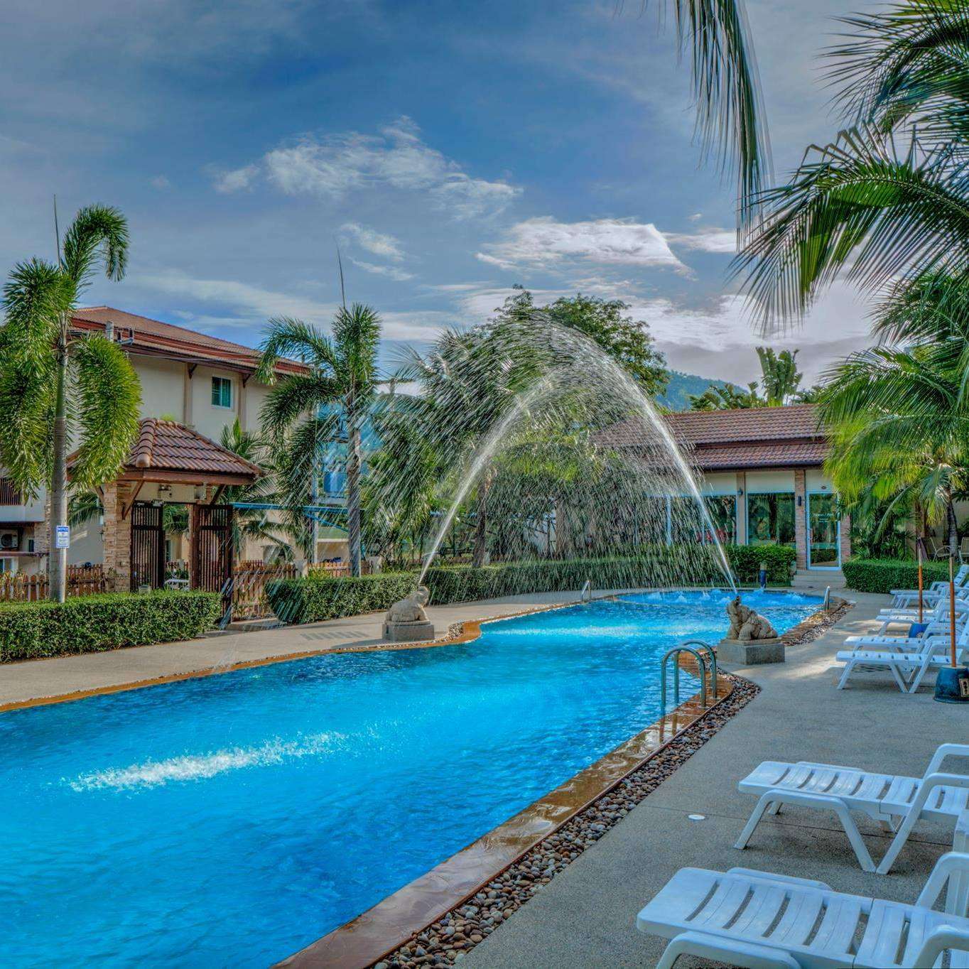 Whispering Palms Suite