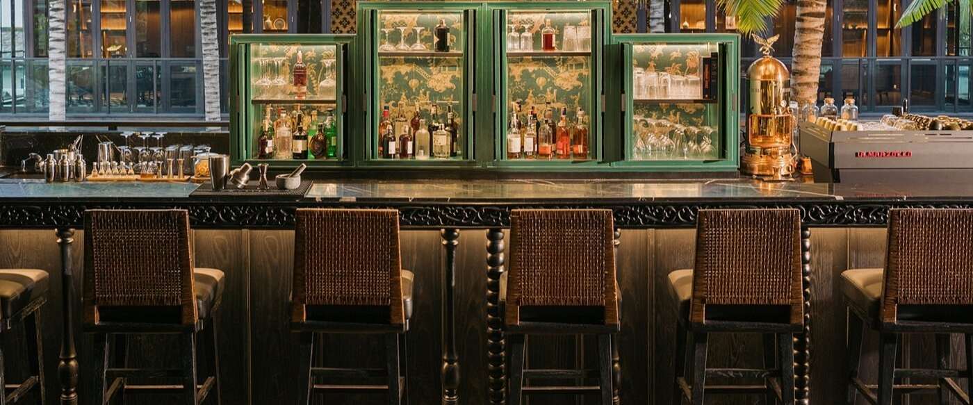 Lanai Bar & Lounge