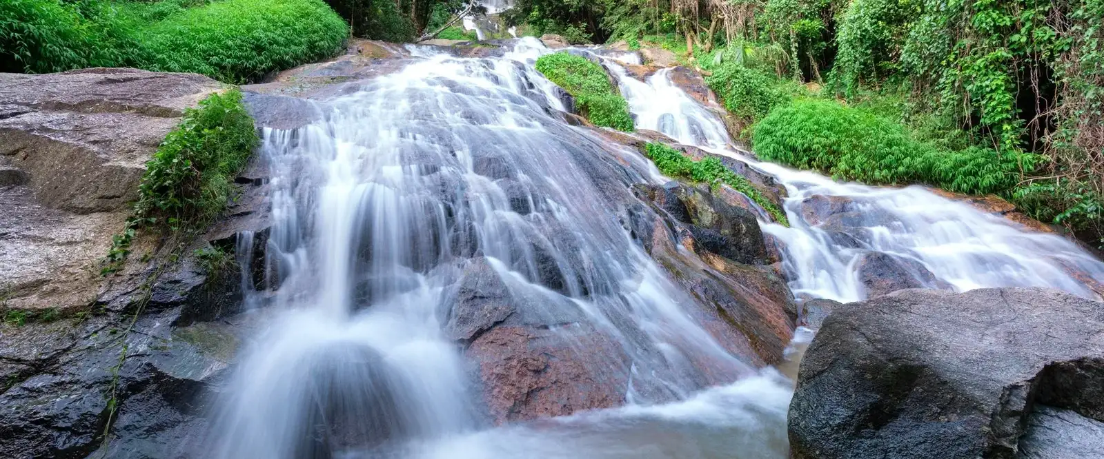 Na Mueang Waterfall 2
